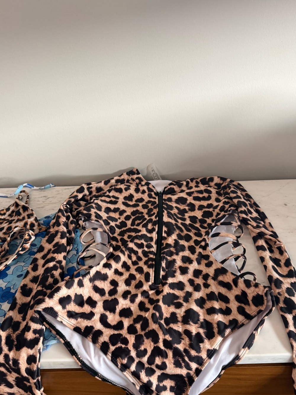 SHEIN Swim Set - Picture 3 of 4